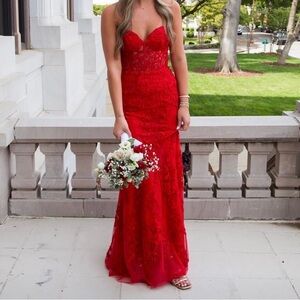 SOLD!  Sherri Hill ❤️ Stunning Red Lace Evening Gown prom dress!